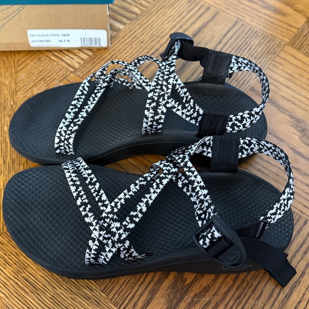 Chaco ZX1 Cloud Pixel Sandals - Black and White